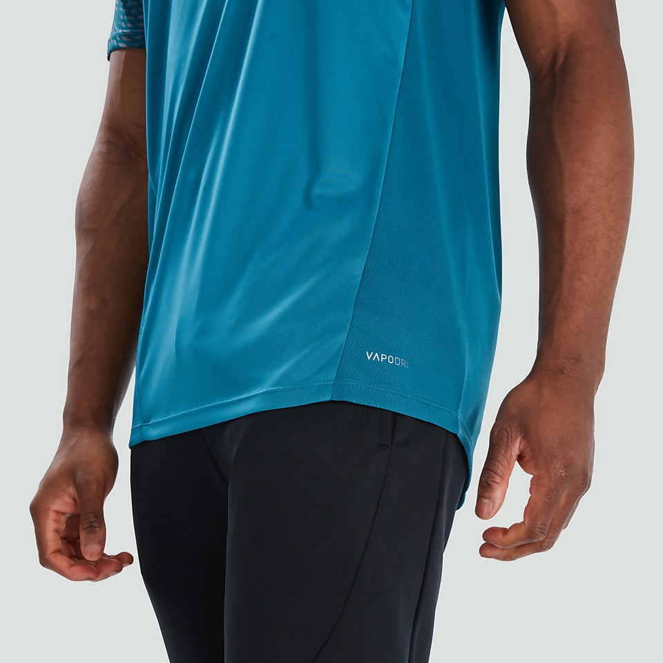 MENS VAPODRI SUPER LIGHT GRAPHIC TEE BLUE