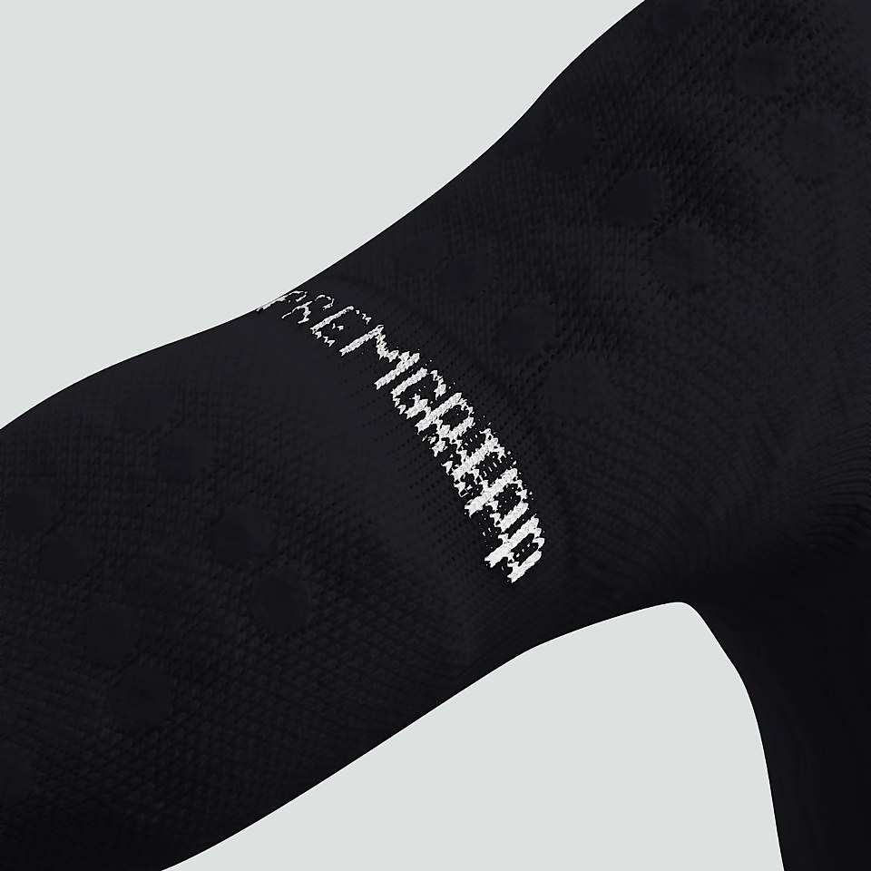 MENS MID CALF GRIP SOCKS BLACK