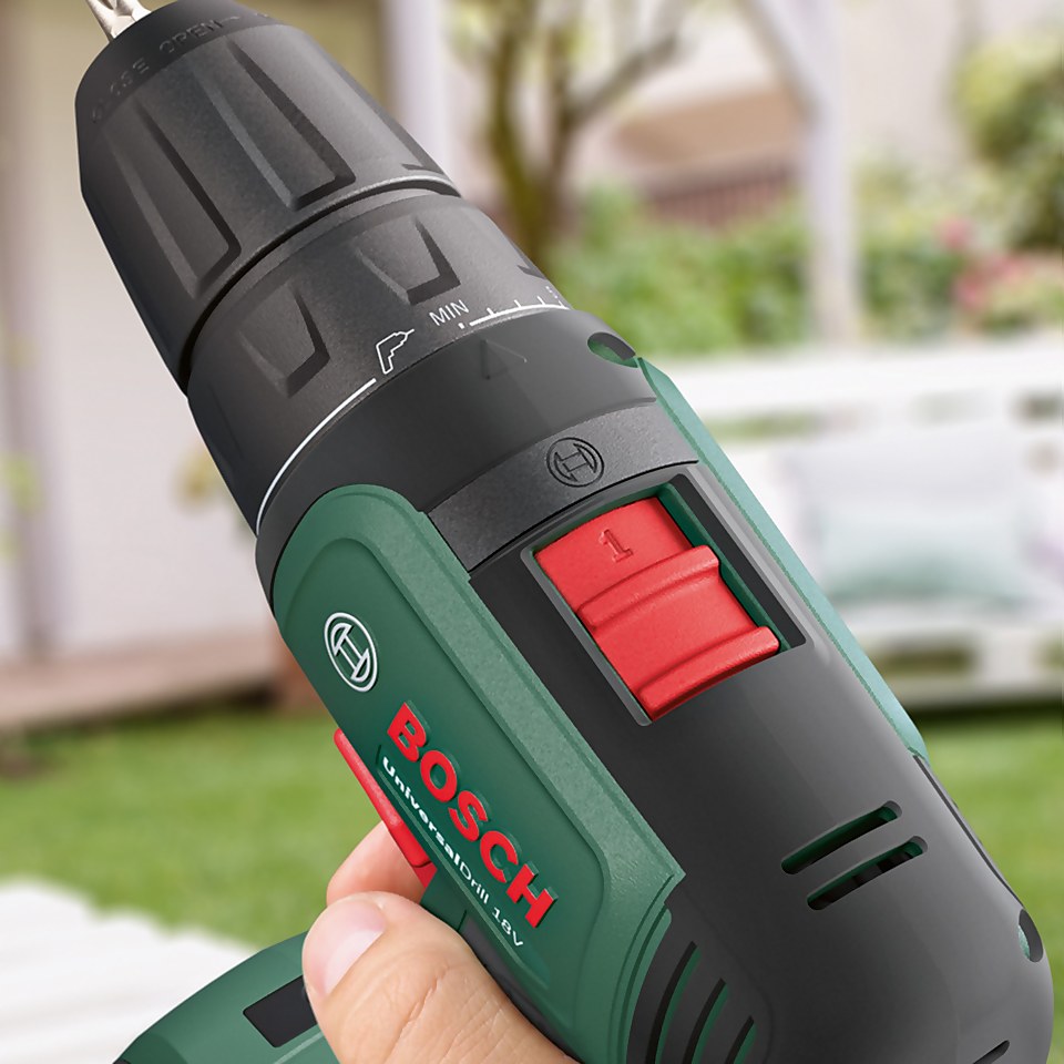 Bosch UniversalDrill 18V with 1 x 1.5Ah Battery & Charger