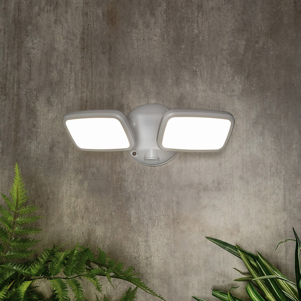 Lynn 2 Light Outdoor Wall Light (IP65) - White