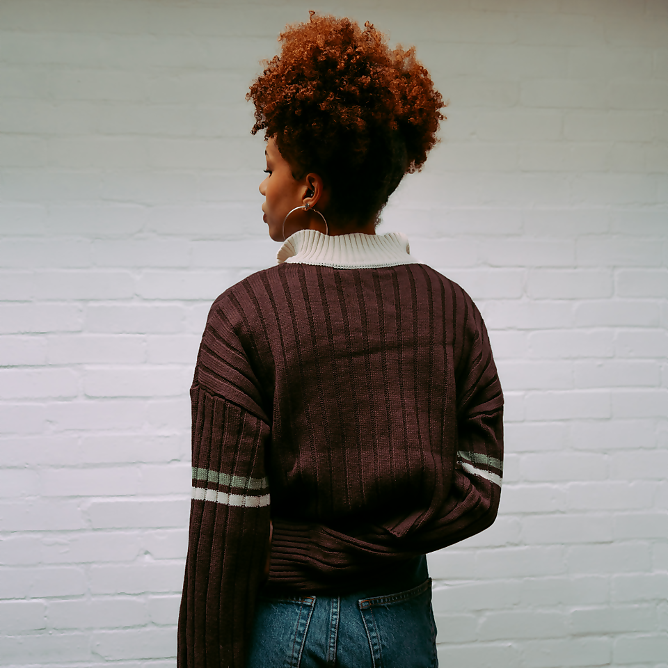 Women's Cropped Jumper with Contrast Collar Brown