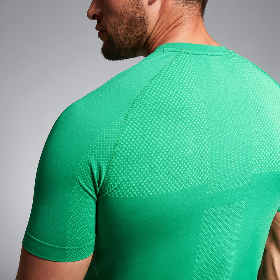 MENS IRELAND SEAMLESS TRAINING TEE GREEN