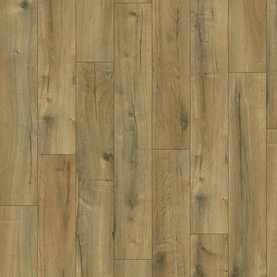 EGGER HOME Brown Loja Oak 8mm Laminate Flooring - 1.99 sqm Pack