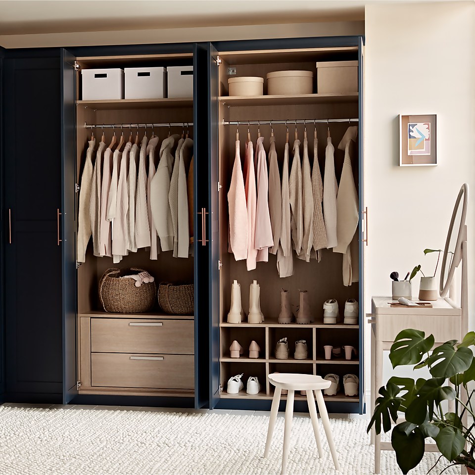 House Beautiful Realm Fitted Look Quad Wardrobe, Oak Effect Carcass - Navy Blue Shaker Doors (W) 1901mm x (H) 2256mm