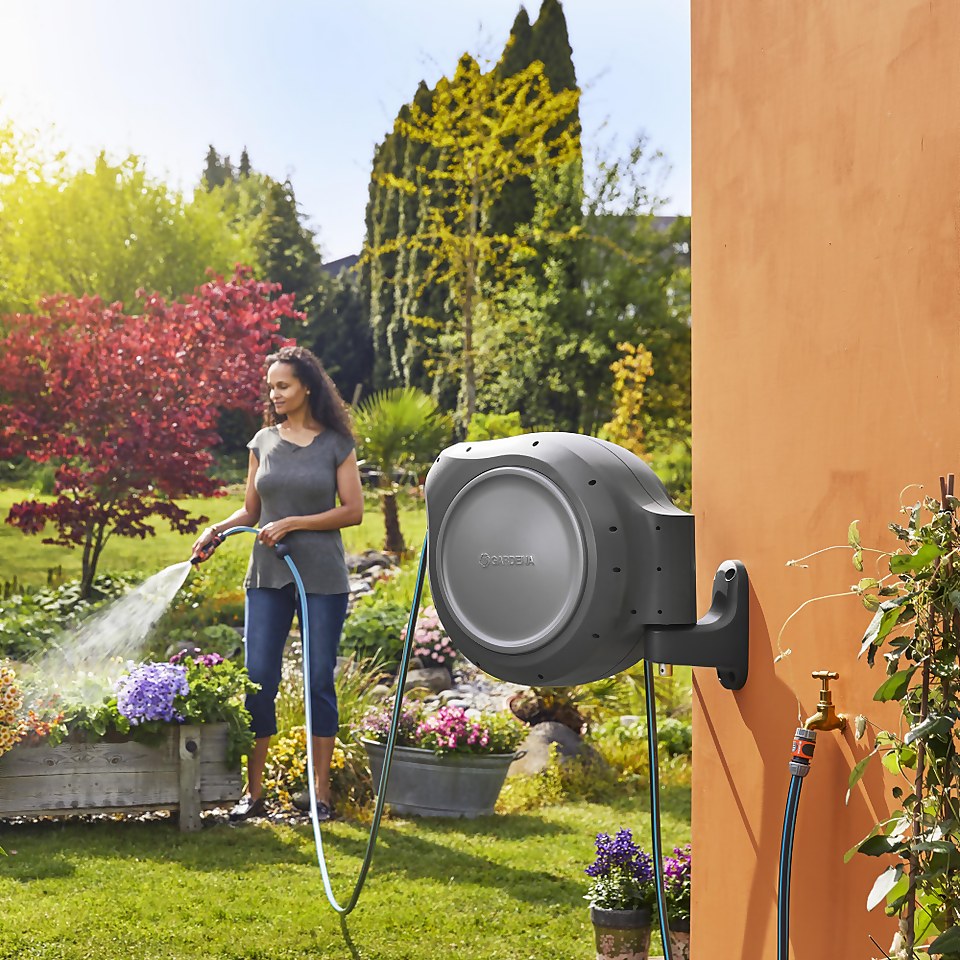 Gardena Retractable Hose Reel automatic 30 m Homebase