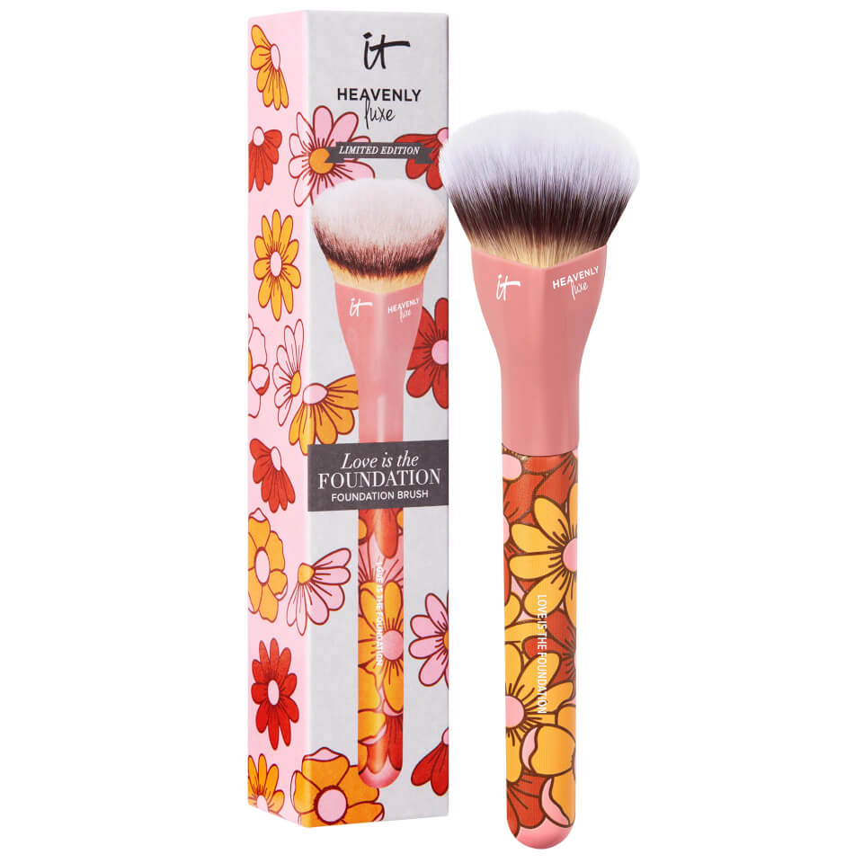 IT Cosmetics Heavenly Luxe Love Is the Foundation Brush