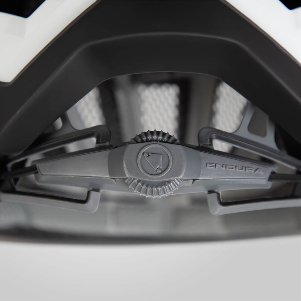 Xtract MIPS® Helmet - White