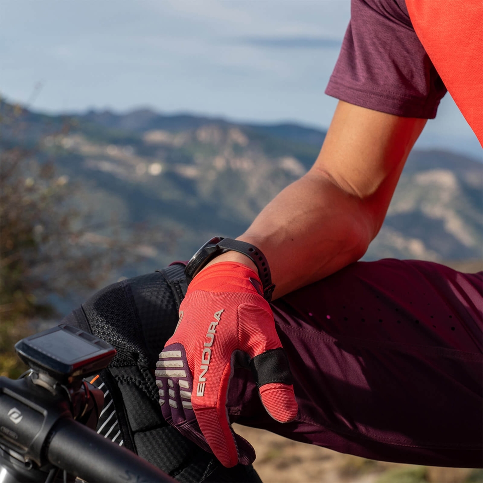 Unisex SingleTrack Gloves - Pomegranate