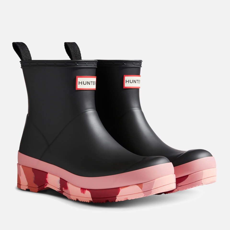 Hunter Women's Play Short Camo Sole Wellies - Black/Red