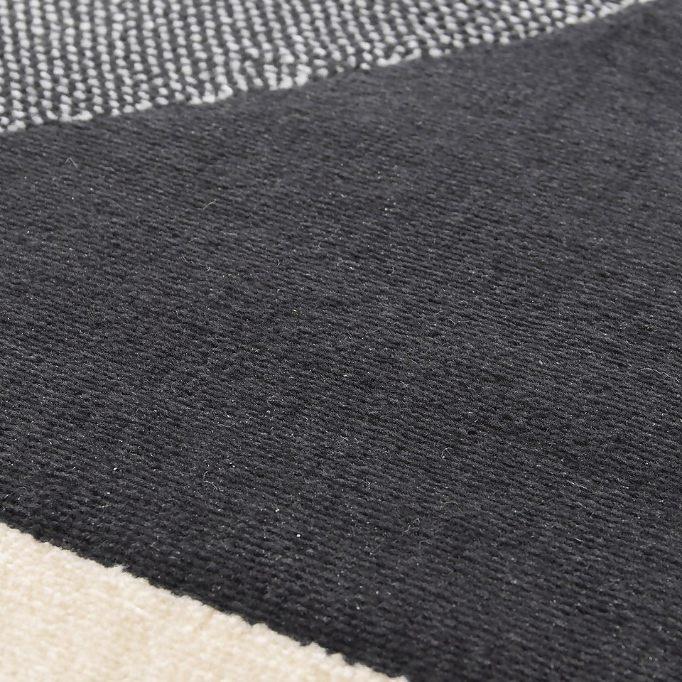 Retro Circle Rug Monochrome 120x170cm Homebase