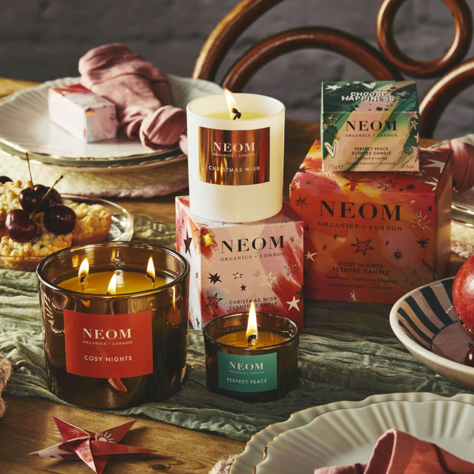 NEOM Christmas Wish 3 Wick Candle 420g FREE Delivery