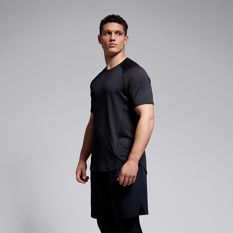 MENS SMALL LOGO SUPERLIGHT TEE BLACK