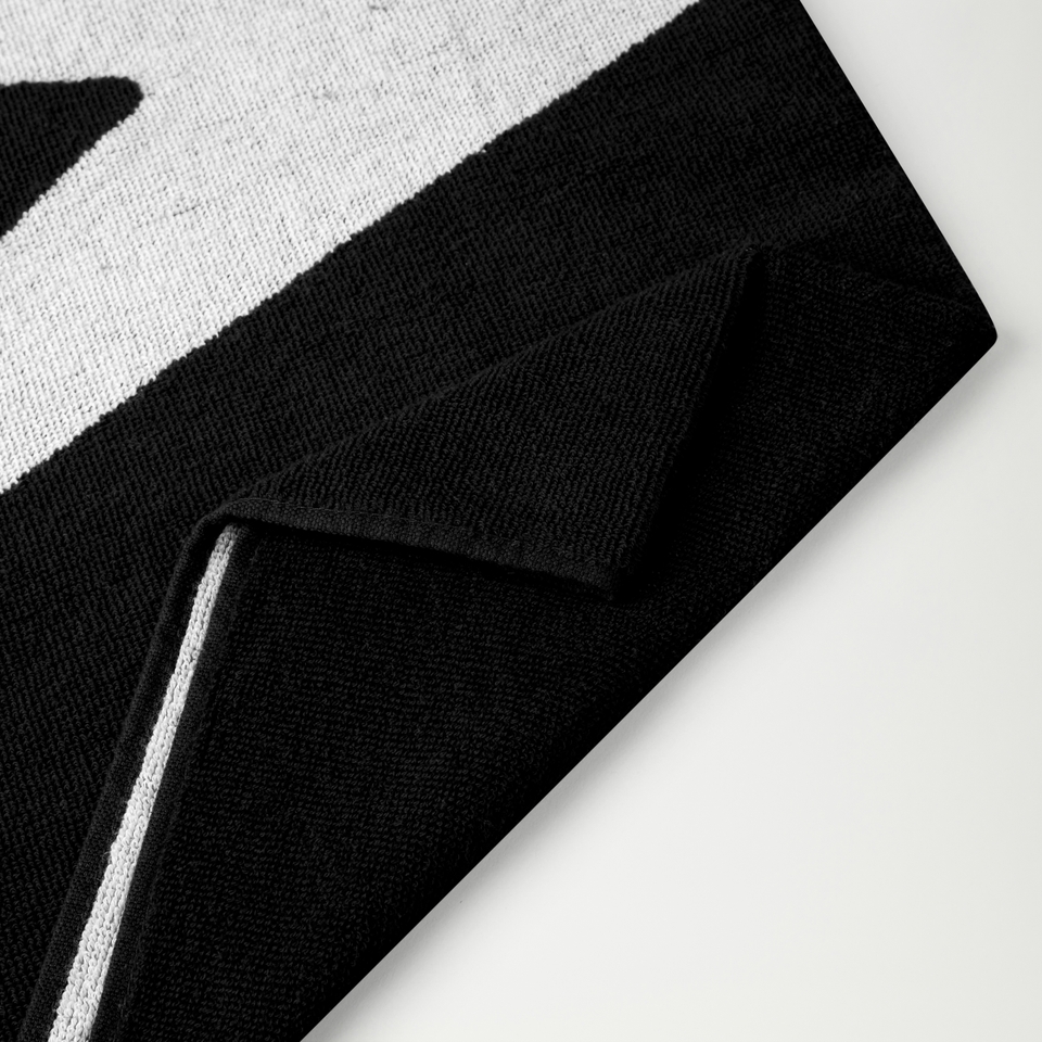 Speedo Logo-Handtuch Schwarz/Weiß