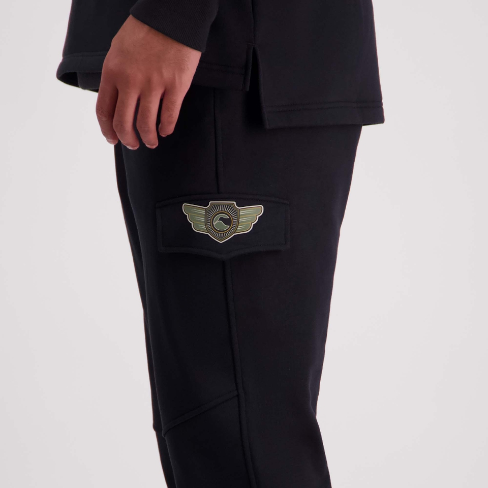 MENS FORCE 32IN KNIT TRACKPANT JET BLACK