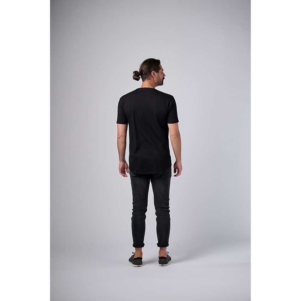 3D LOGO SHIRTAIL TEE - BLACK