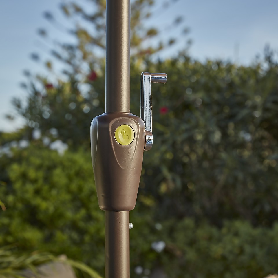 2.7m Garden Parasol with Bluetooth Speaker & Solar Lights - Natural