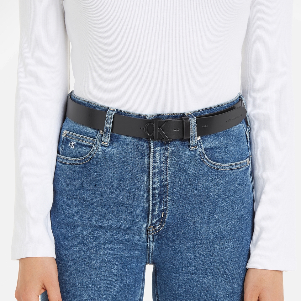 Calvin Klein Jeans Round Mono Pebble-Grained Leather Belt