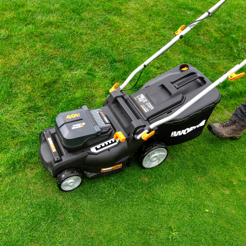 Worx Nitro 40v WG737E Cordless Brushless Lawn Mower