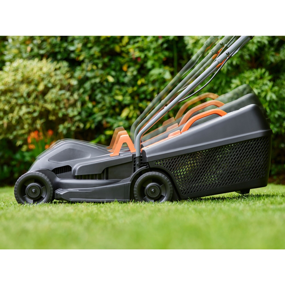 BLACK+DECKER 1000W Electric Lawn Mower 32cm