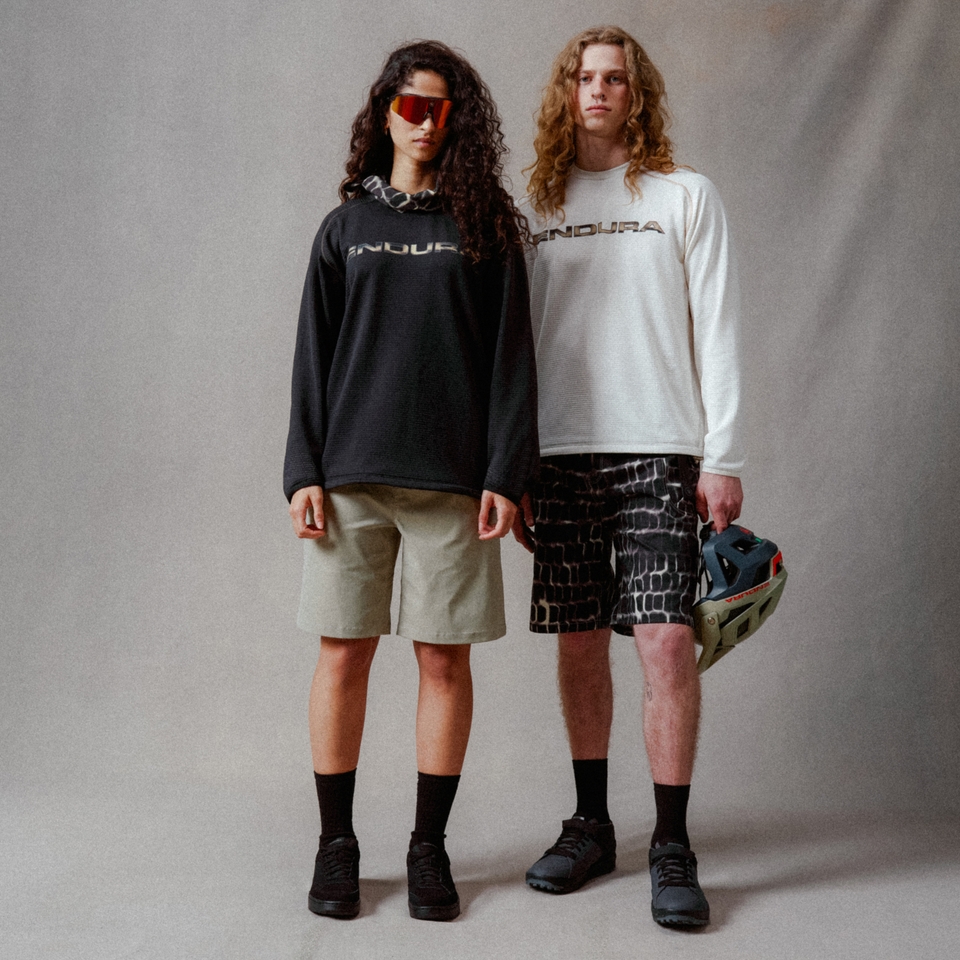 Unisex Abenteuer-Corner-Sweatshirt Weiß