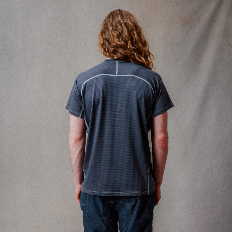 Unisex Kurzarm-Corner-Shirt Ombre-Blau