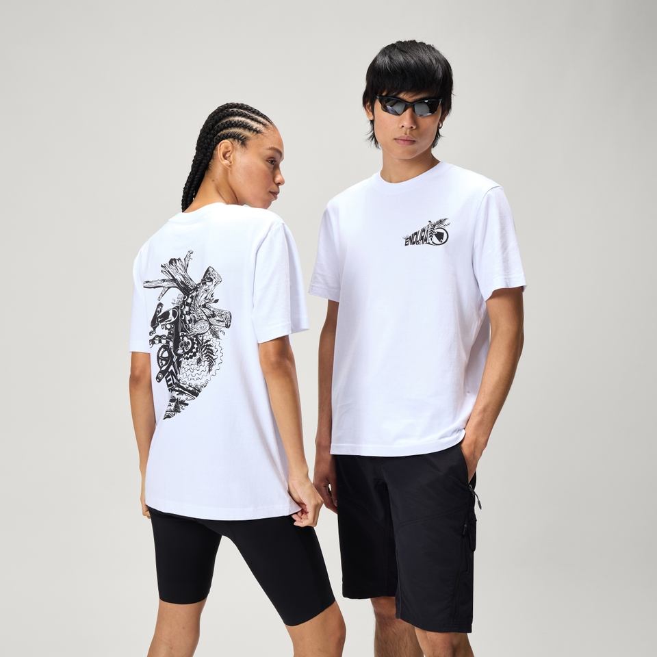 Unisex 'Heart of the Forest' T-Shirt - Weiß