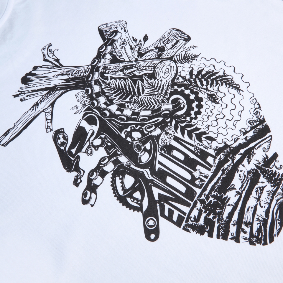 Unisex 'Heart of the Forest' T-Shirt - Weiß