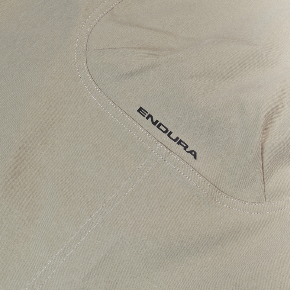 Unisex Corner V Short Silver Sage