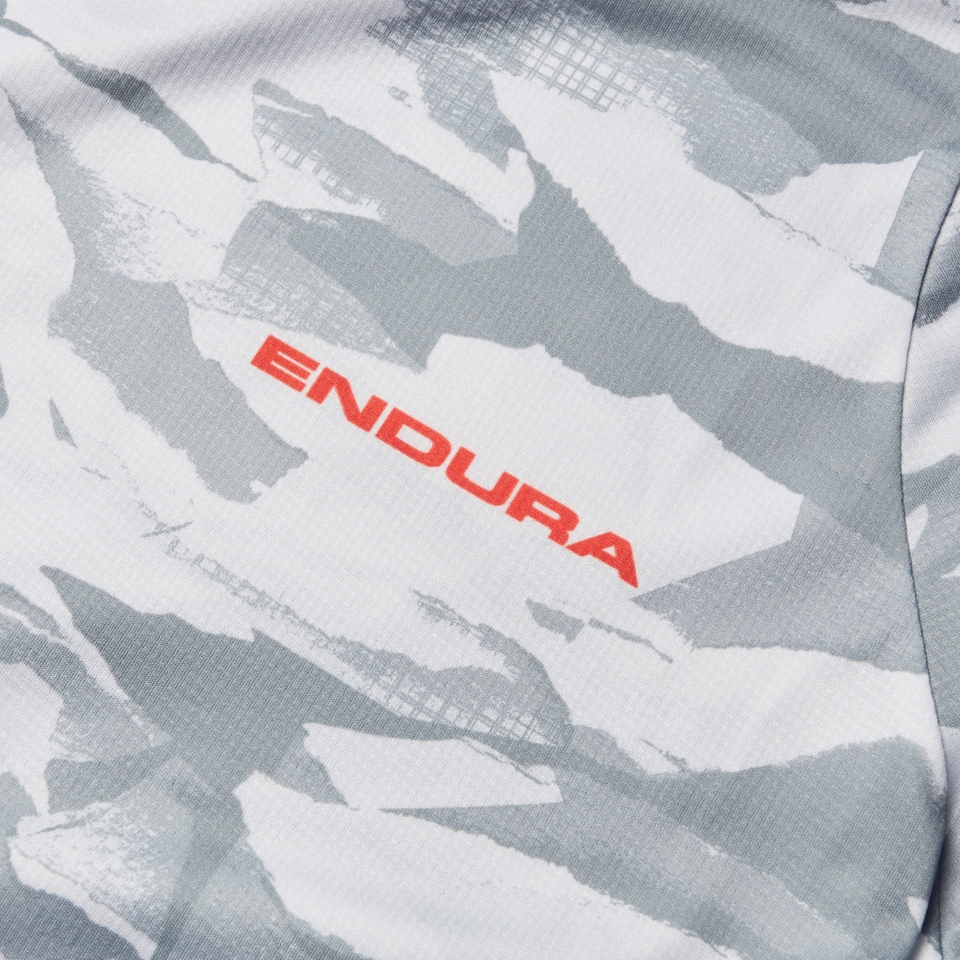 Men's Ltd Mountain Camo S/S Tee - Haar Grey