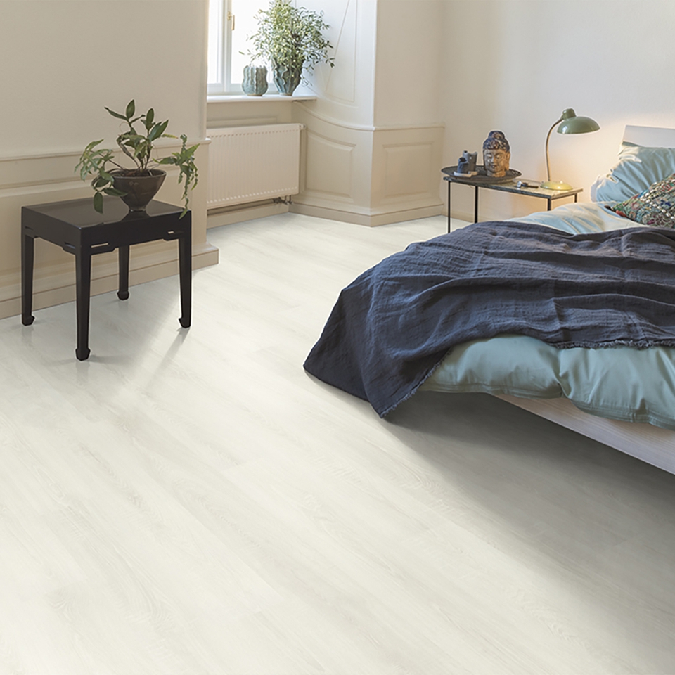 EGGER HOME White Toscolano Oak 8mm Laminate Flooring - 1.99 sqm Pack