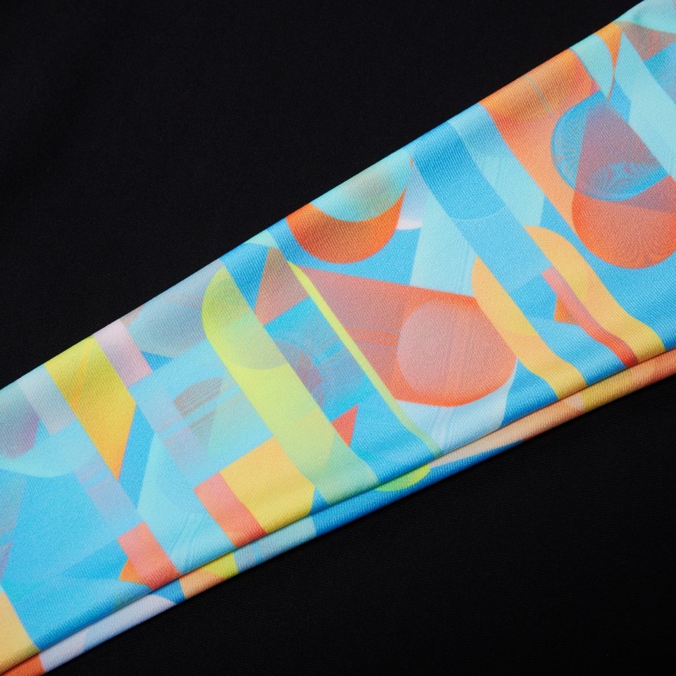 Jungen Langärmeliges Rash-Top mit Digital-Print Schwarz/Blau
