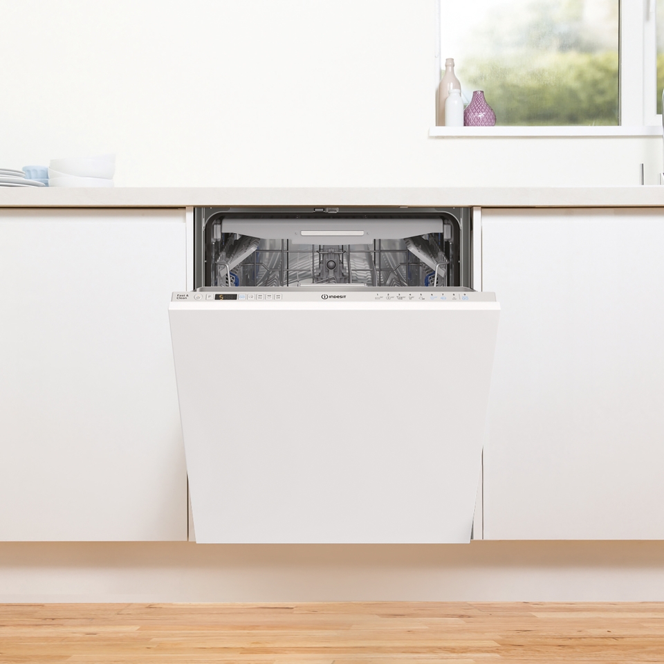 Indesit DIO3T131FEUK Fully Integrated Full Size Dishwasher White