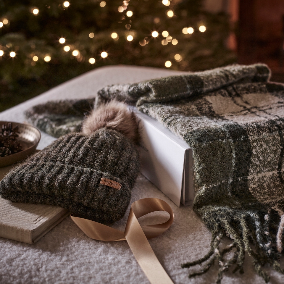 Barbour Saltburn Knit Beanie And Tartan Scarf Gift Set