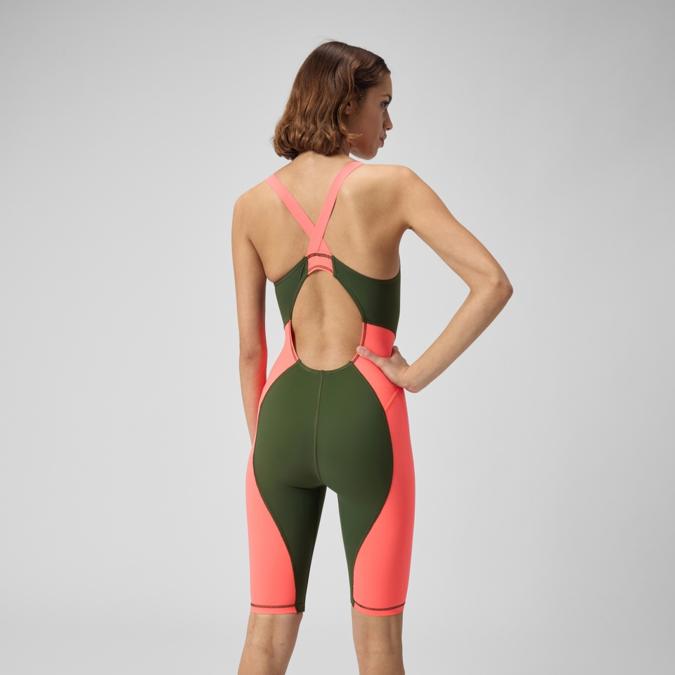 Women's Solid Vanquisher Kneeskin Red