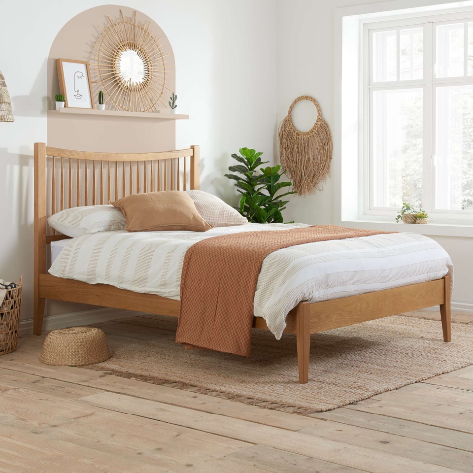 Berwick Wooden Spindle Double Bed Frame - Brown