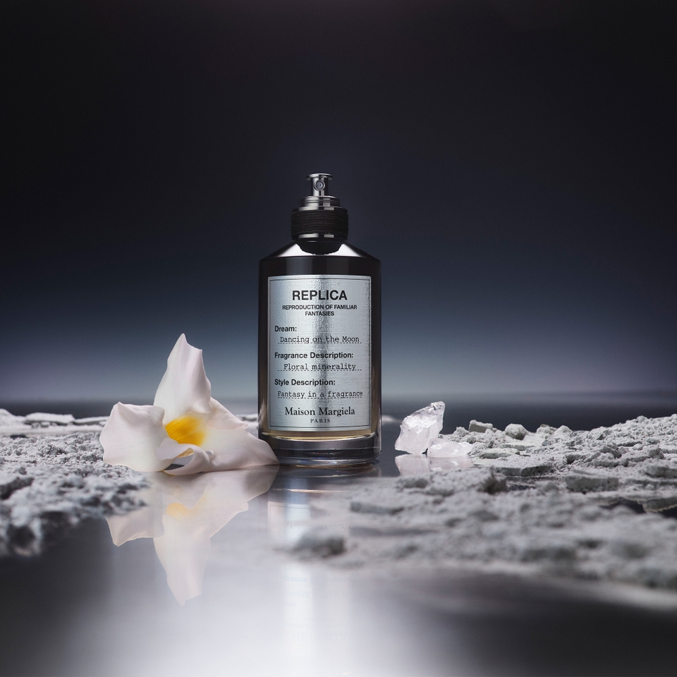 大人気新品 REPLICA Margiela Maison Dancing Parfum de Eau Moon the on 香水(ユニセックス)