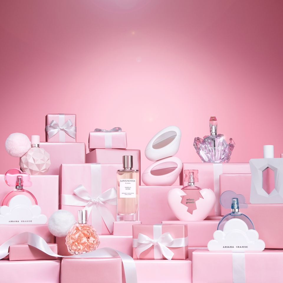 Ariana Grande Cloud Pink Eau de Parfum 30ml Gift Set LOOKFANTASTIC