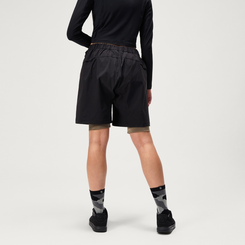 SULTRAC Adv 8" Shorts mit Innenhose für Damen - Schwarz