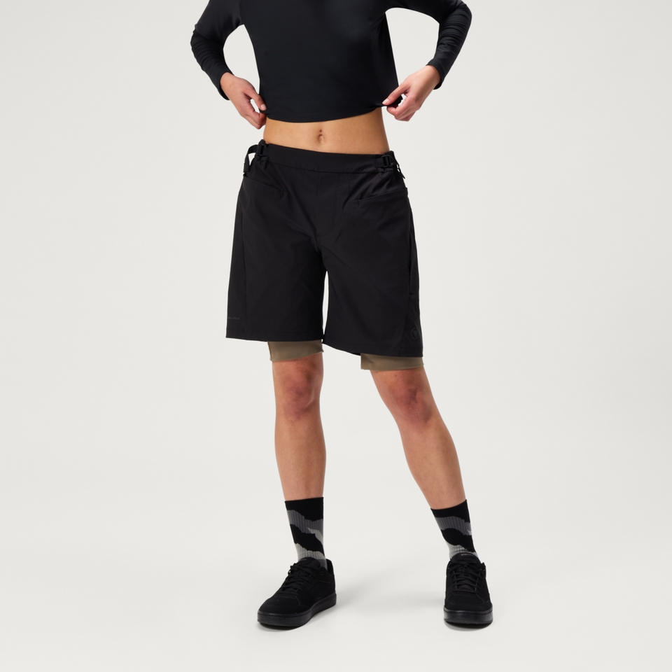 SULTRAC Adv 8" Shorts mit Innenhose für Damen - Schwarz