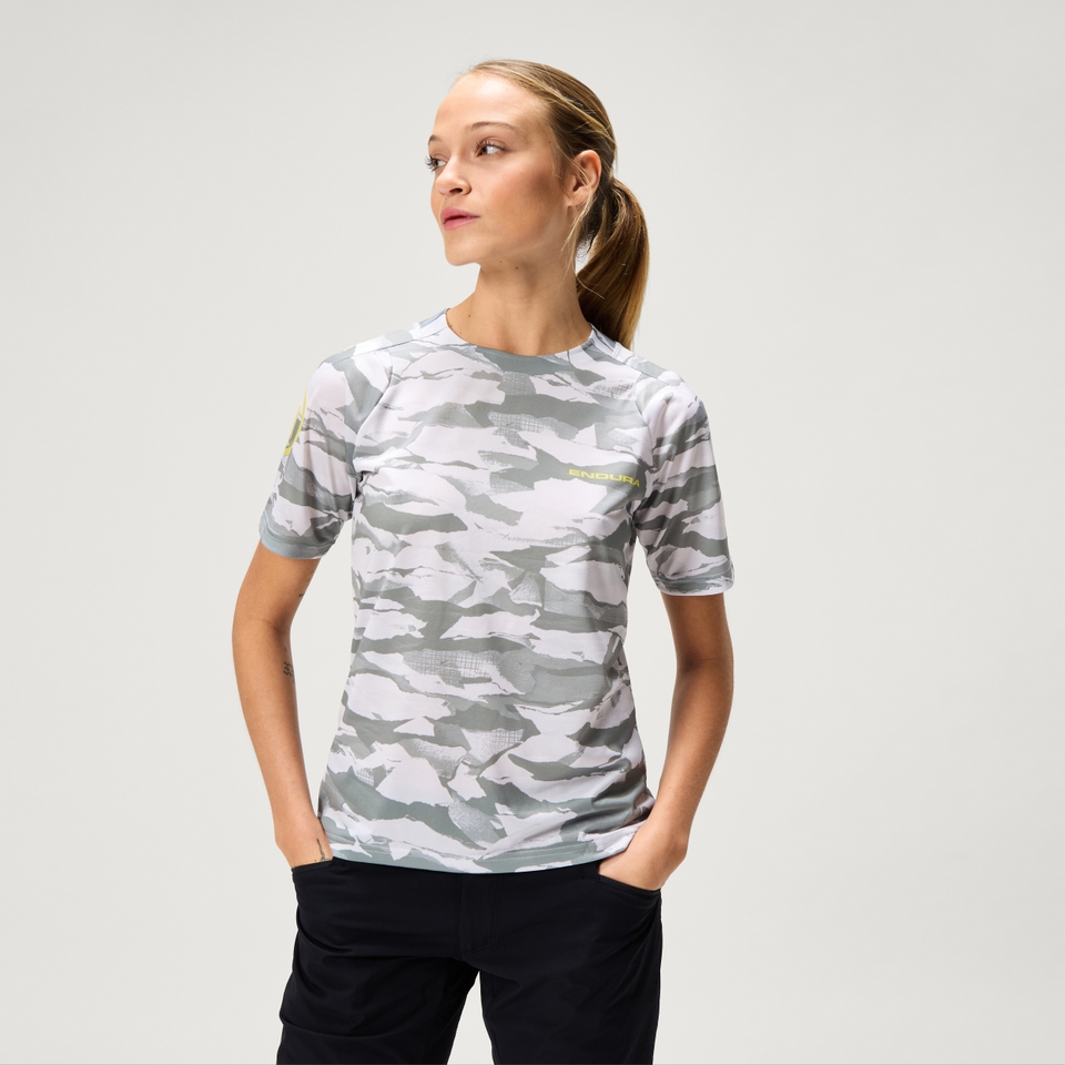Women's Ltd Mountain Camo S/S Tee - Haar Grey