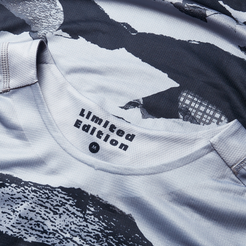 MOUNTAIN CAMO LTD langärmeliges T-Shirt mit Print für Herren - Schwarz