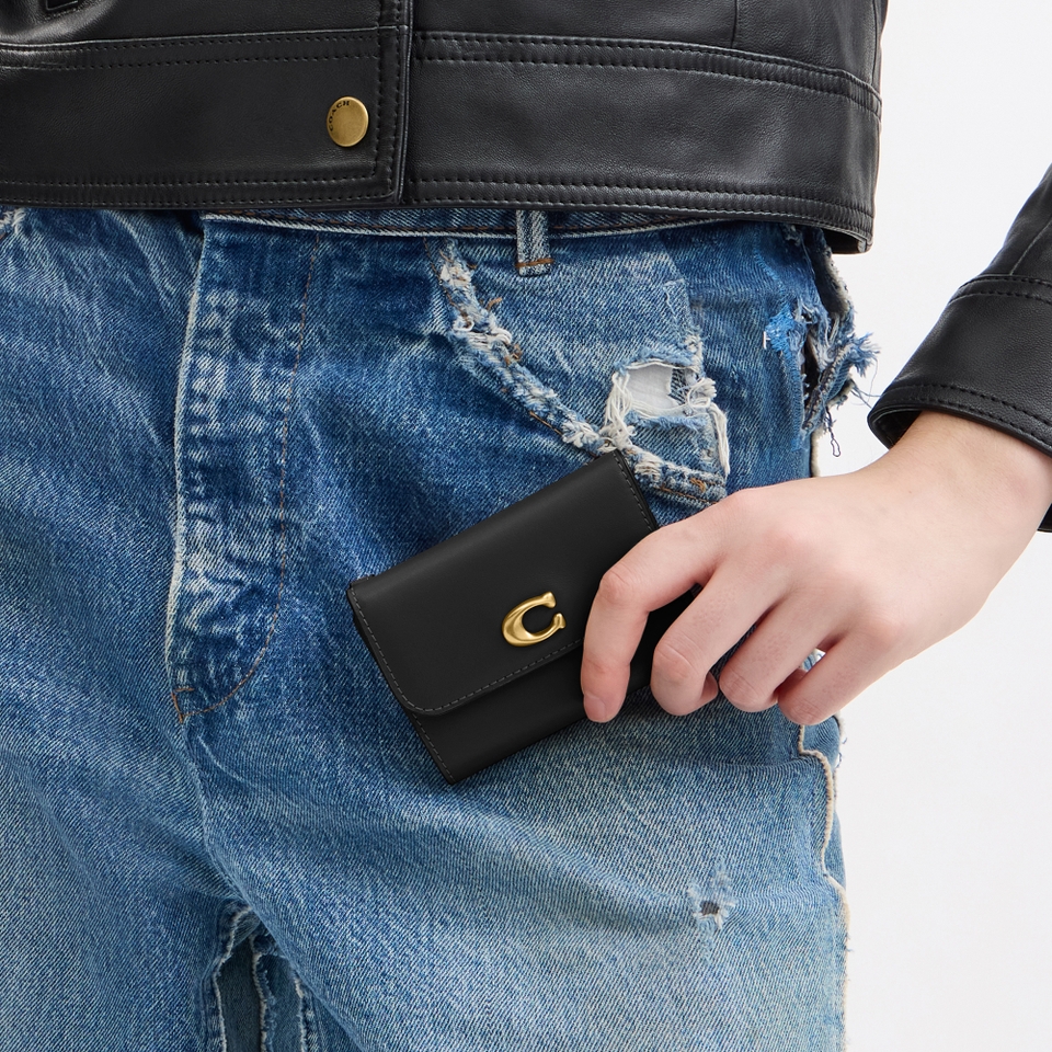 Coach Essential Leather Cardholder