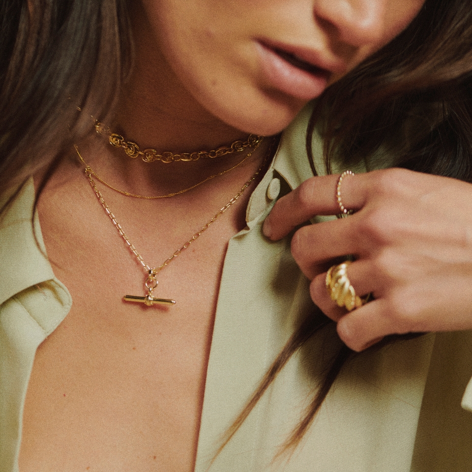Daisy London Amulet T-Bar 18k Gold-Plated Necklace
