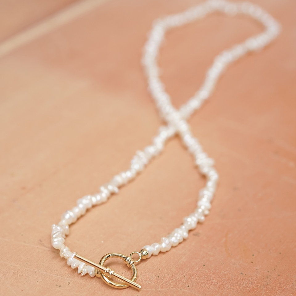 Daisy London x Polly Sayer Beach Pearl T-Bar Necklace