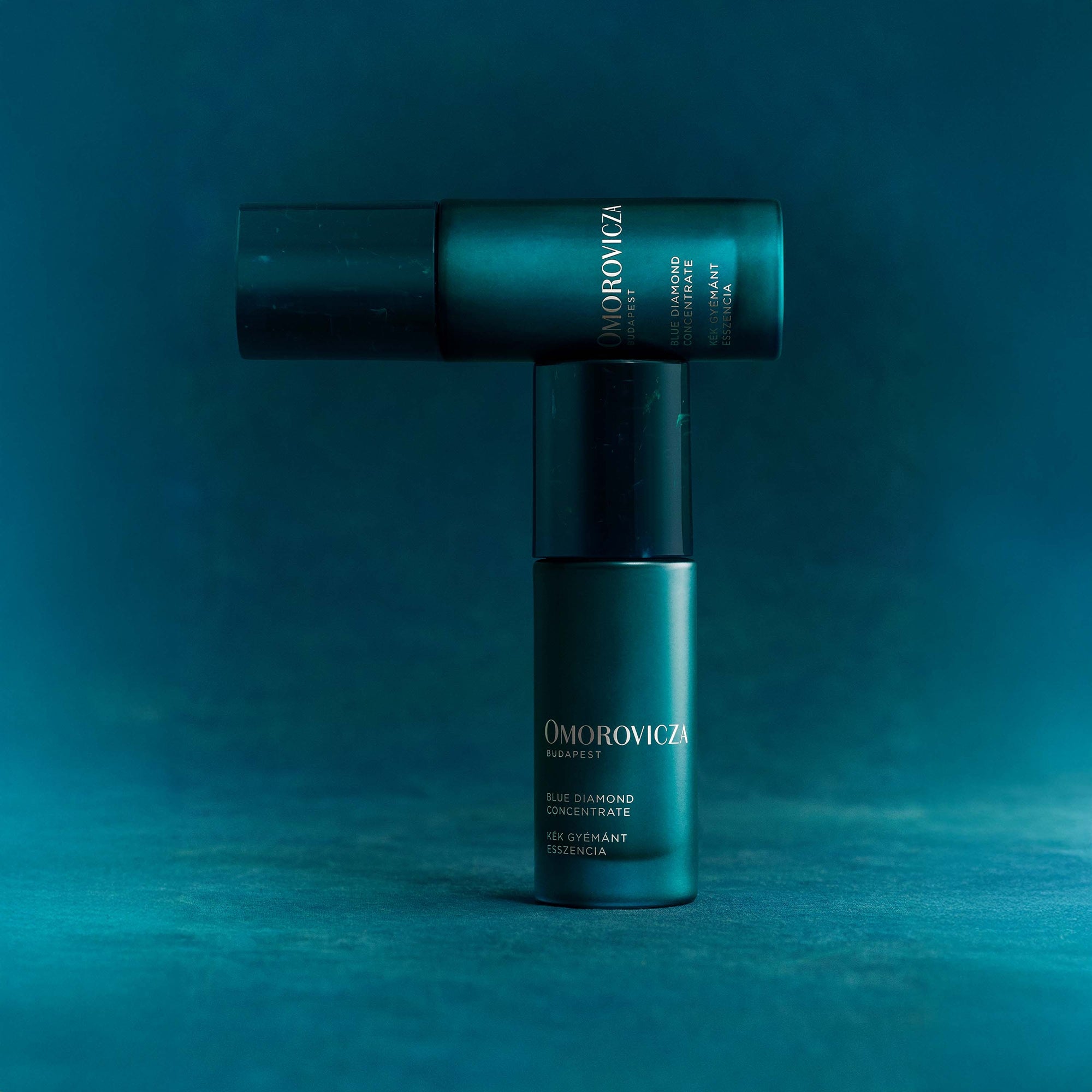 オモロヴィッツァ ブルーダイヤモンドコンセントレイト30ml Omorovicza Blue Diamond Super Serum 30ml | Dermstore
