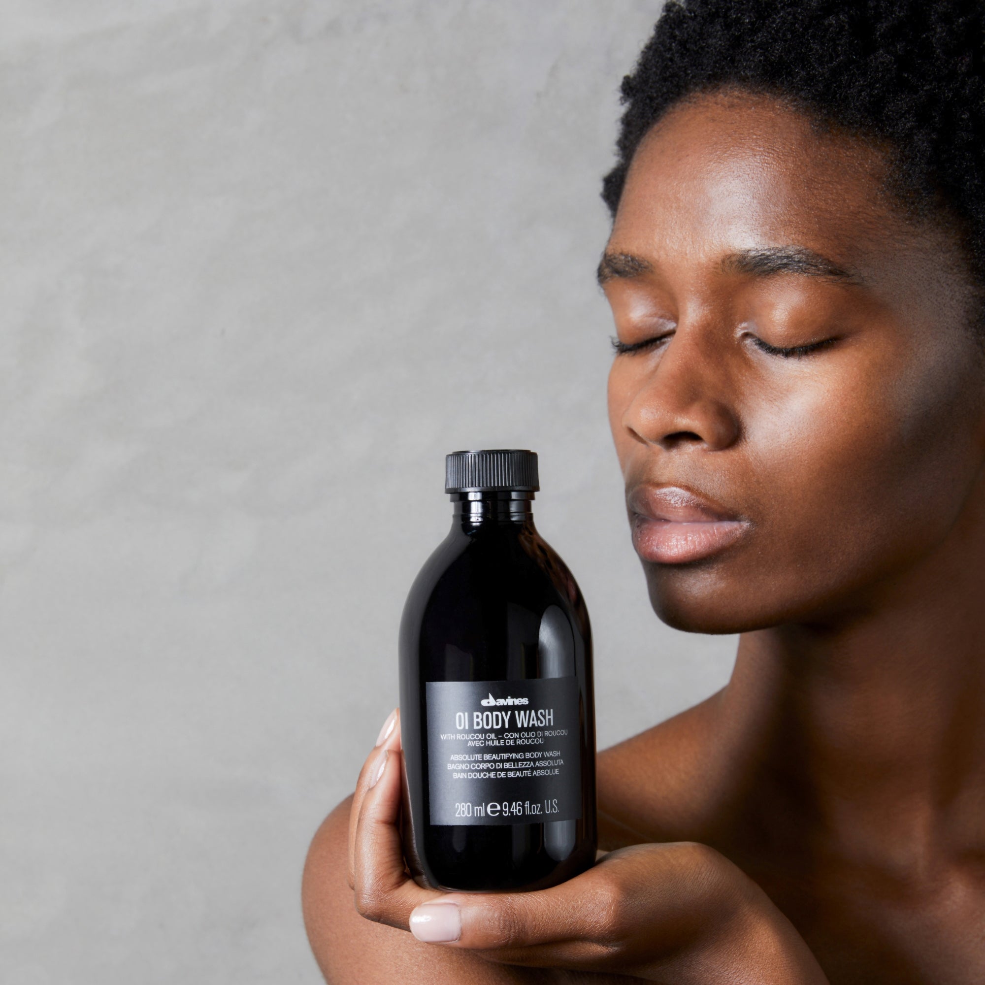 Davines OI Absolute Beautifying Body Wash 280ml | Cult Beauty