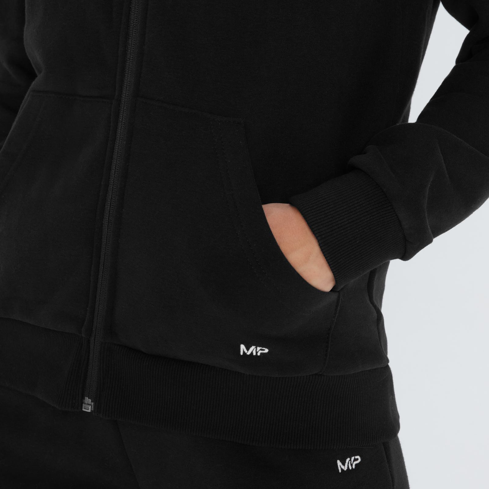 MP Women's Essentials Zip Through Hoodie｜ブラック｜MYPROTEIN