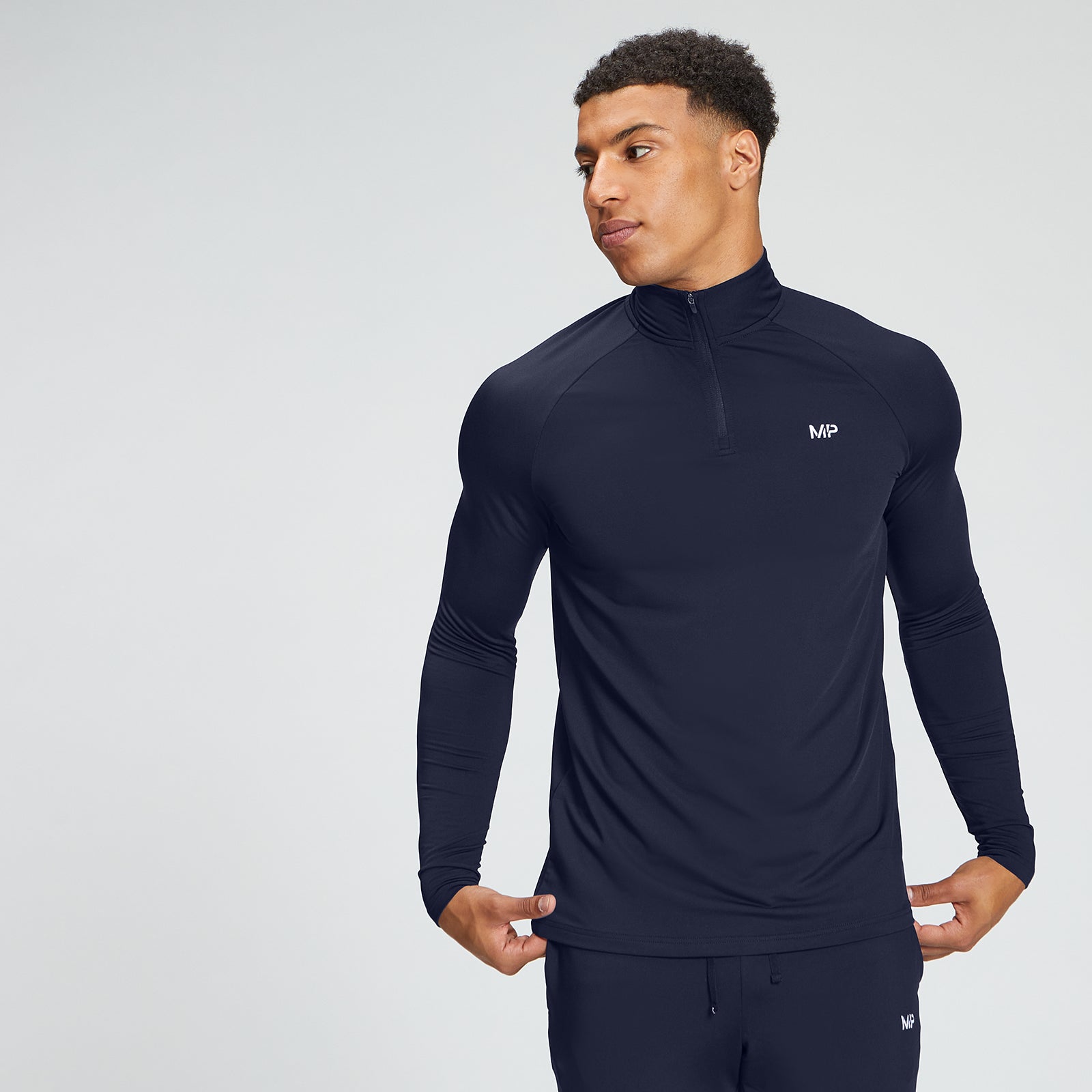 Men's Essentials 1/4 Zip | Black | MYPROTEIN™