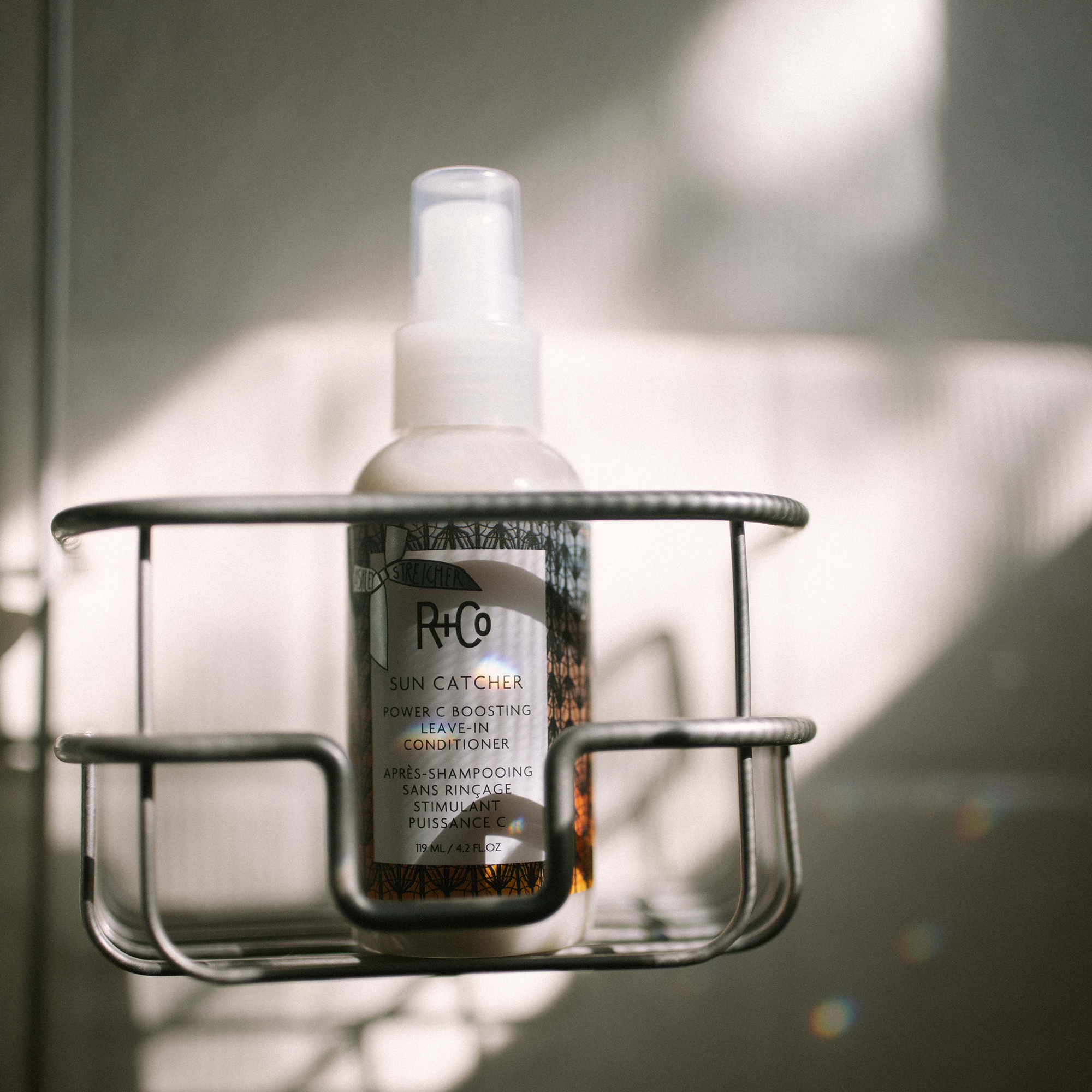 当店在庫してます！ R+Co SUN CATCHER Power C Boosting Leave-In Conditioner 4.2 トリートメント