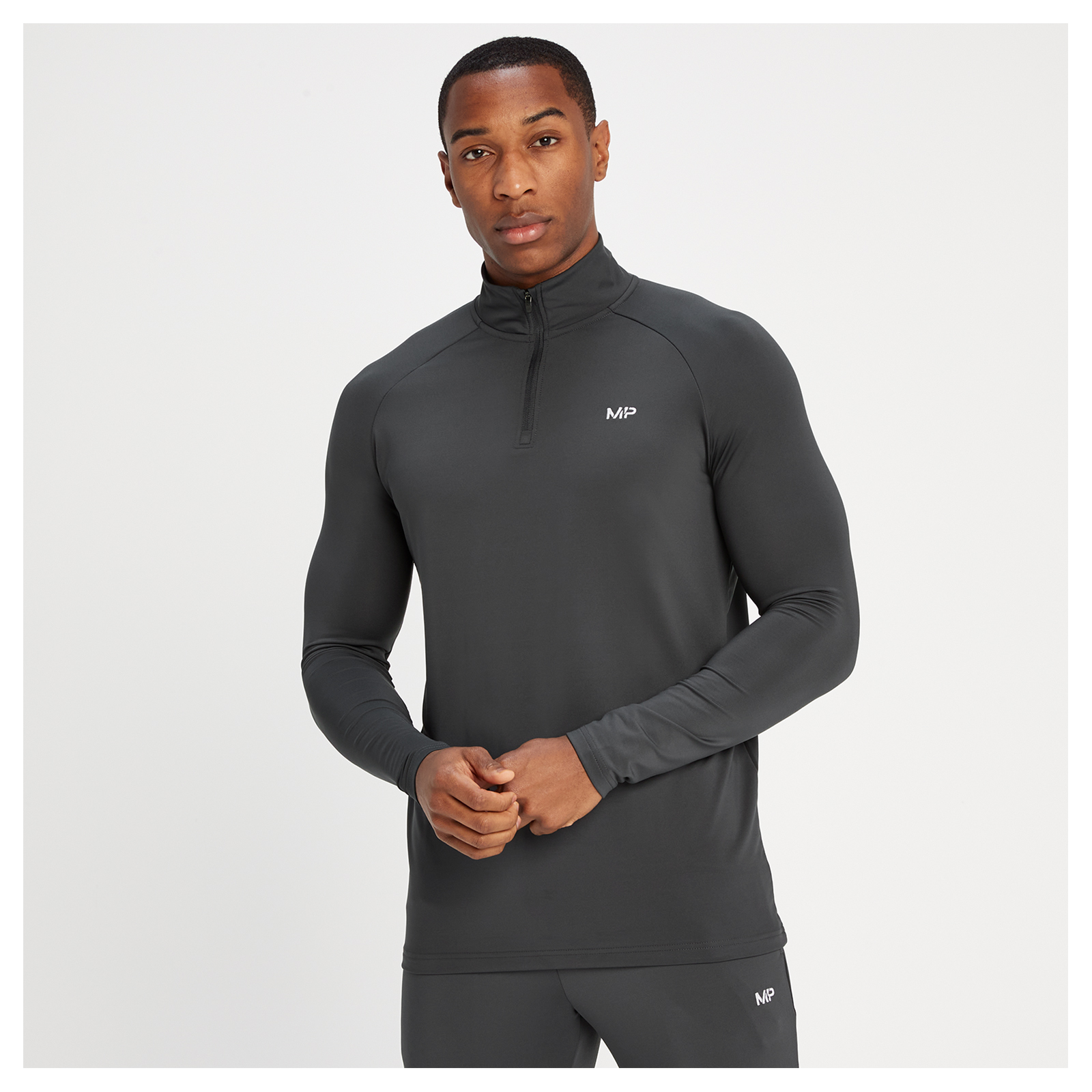 Men's Essentials 1/4 Zip | Black | MYPROTEIN™
